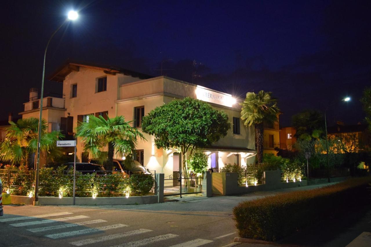 International Rooms & Apartments Sirmione Exterior foto