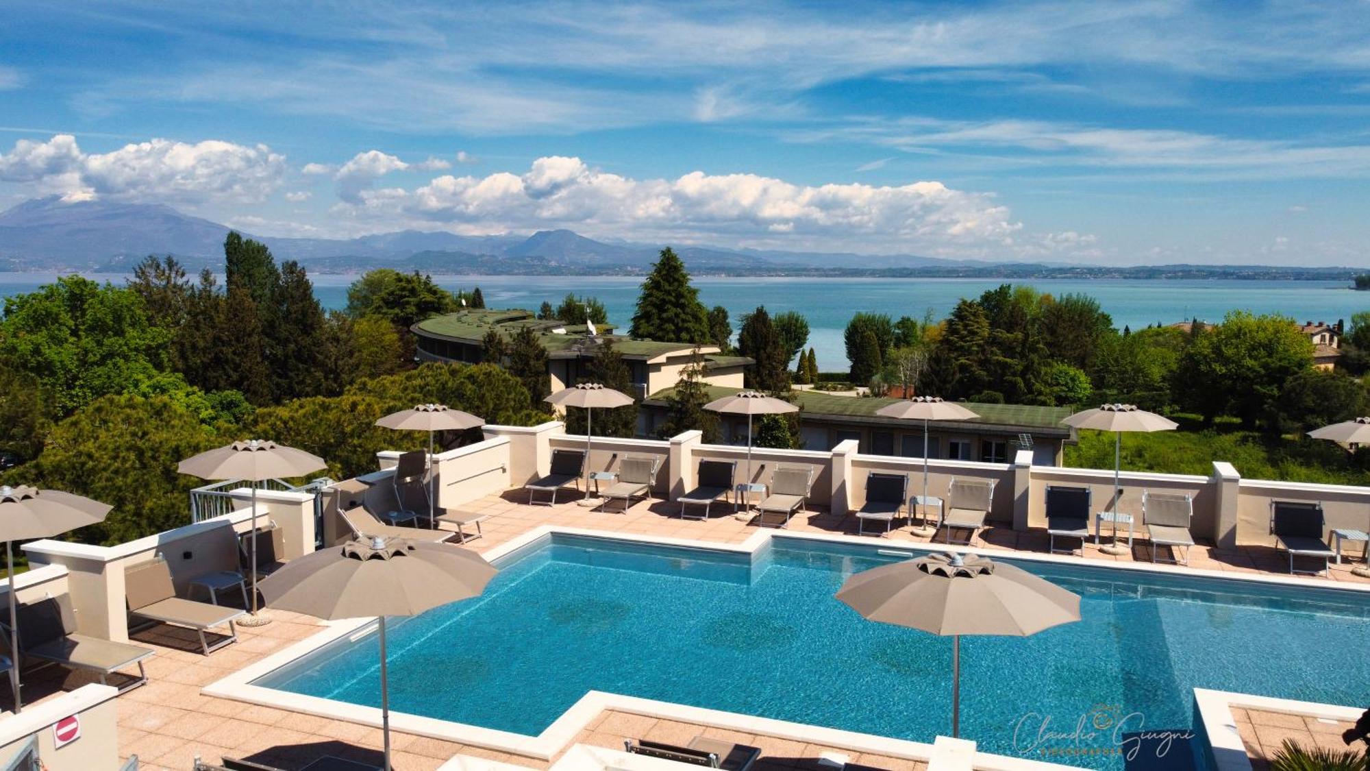 International Rooms & Apartments Sirmione Exterior foto